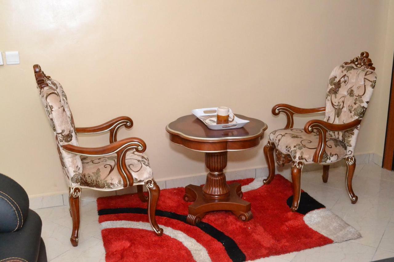 Limoh Suites Benin City Esterno foto