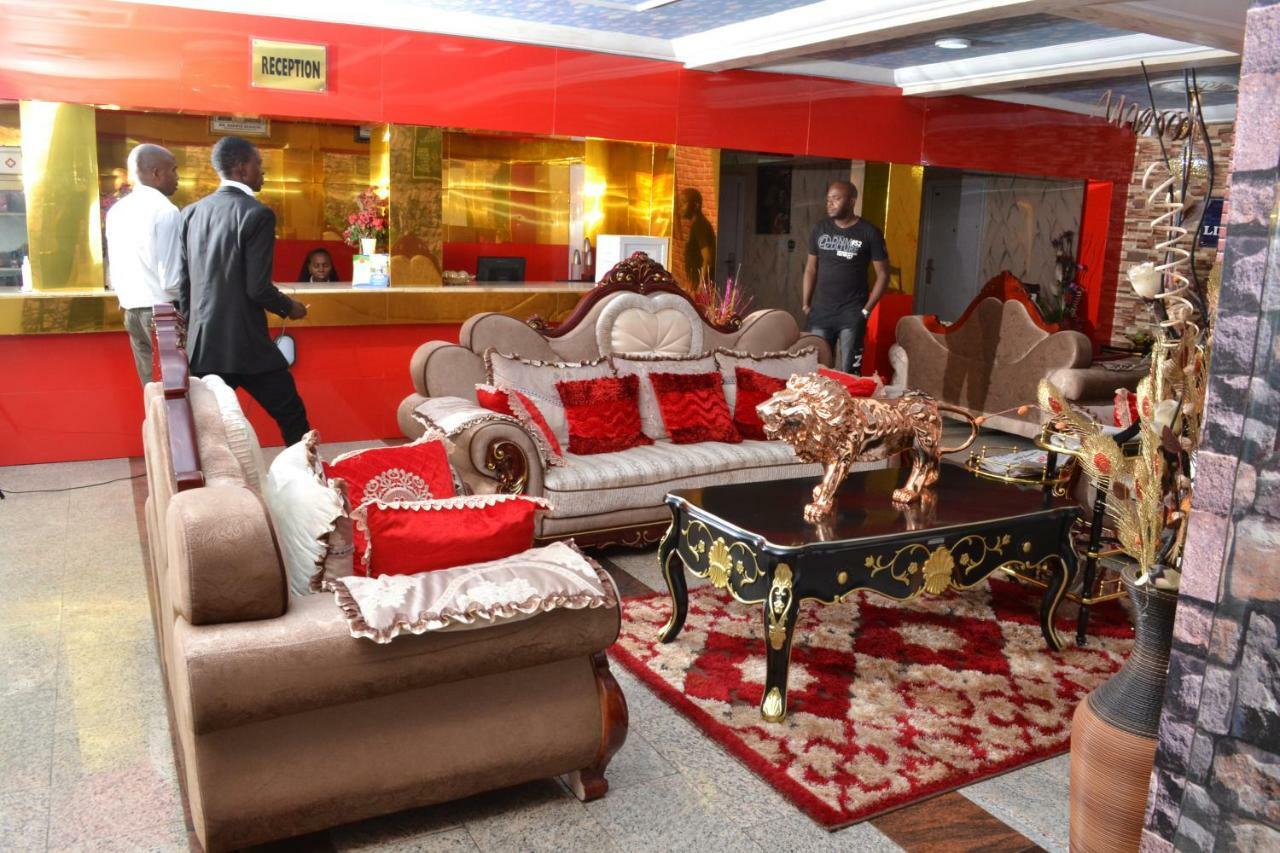 Limoh Suites Benin City Esterno foto