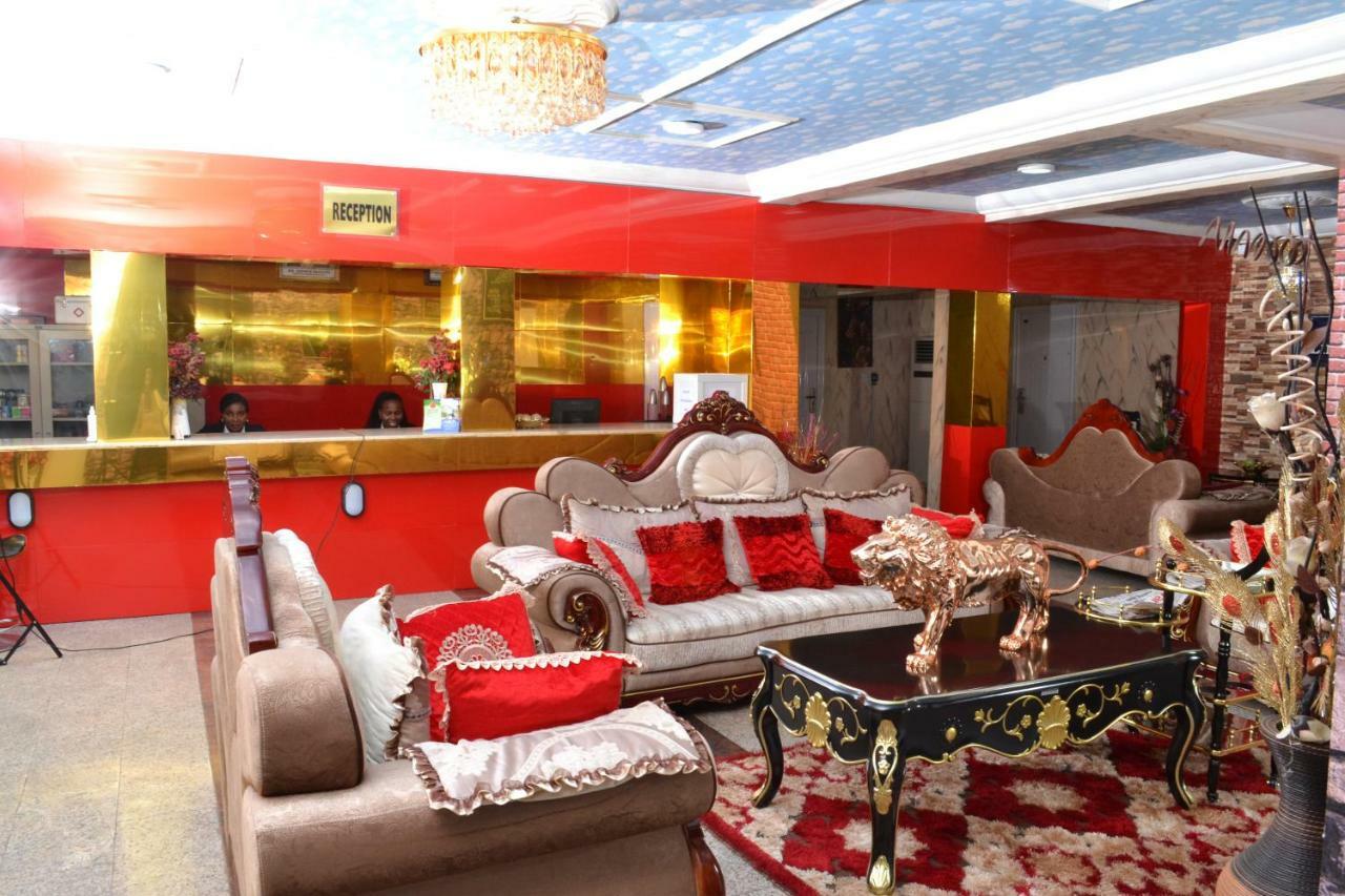 Limoh Suites Benin City Esterno foto