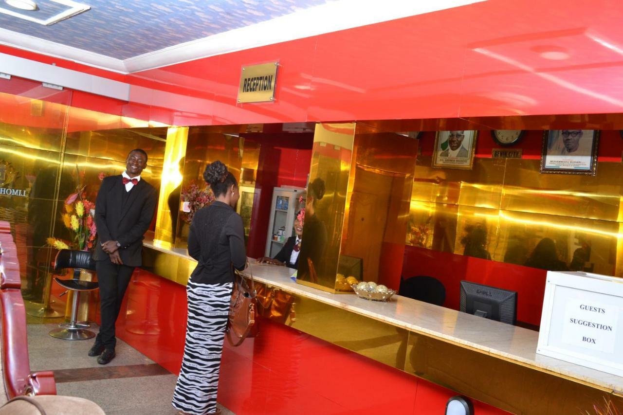 Limoh Suites Benin City Esterno foto