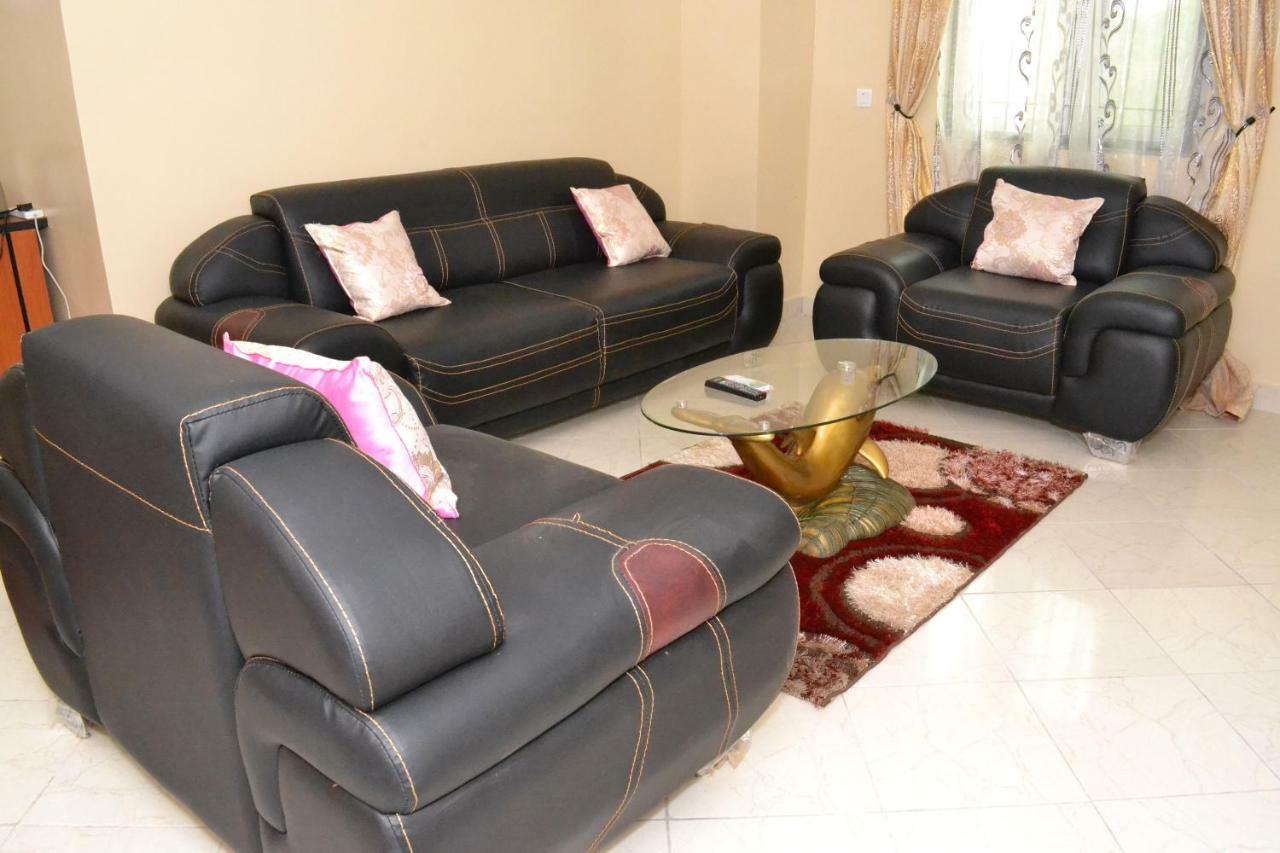 Limoh Suites Benin City Esterno foto
