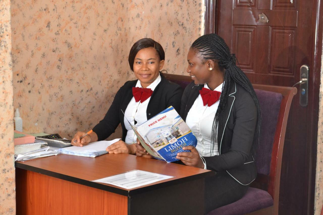 Limoh Suites Benin City Esterno foto