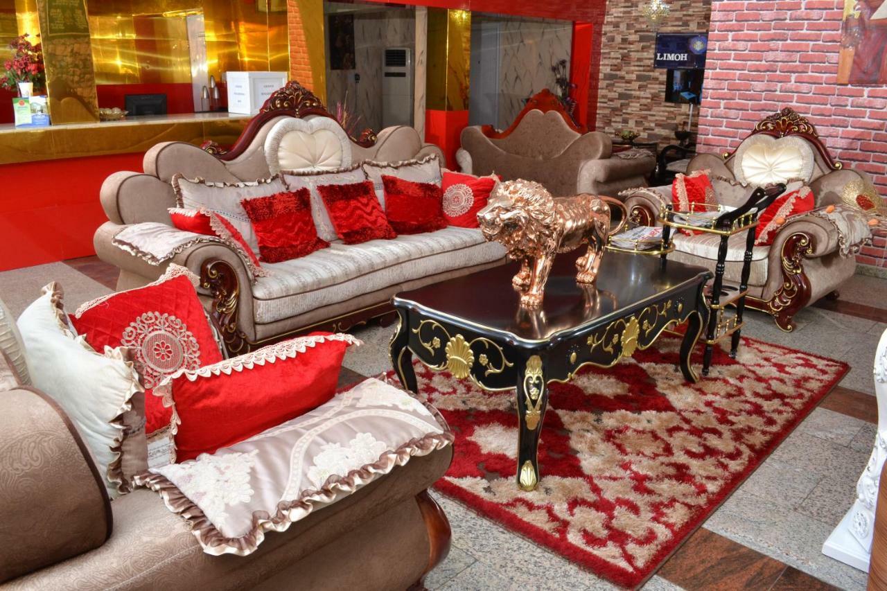 Limoh Suites Benin City Esterno foto