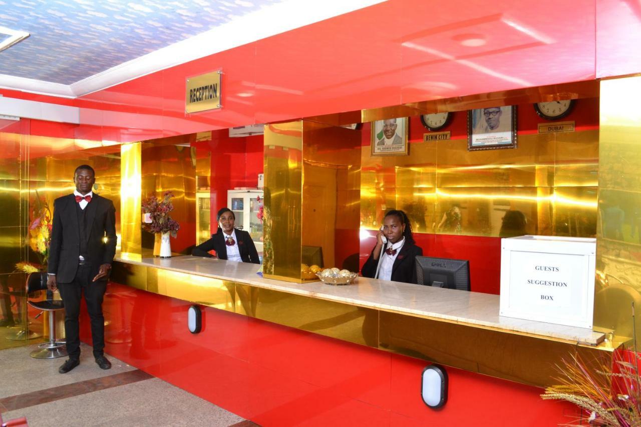 Limoh Suites Benin City Esterno foto