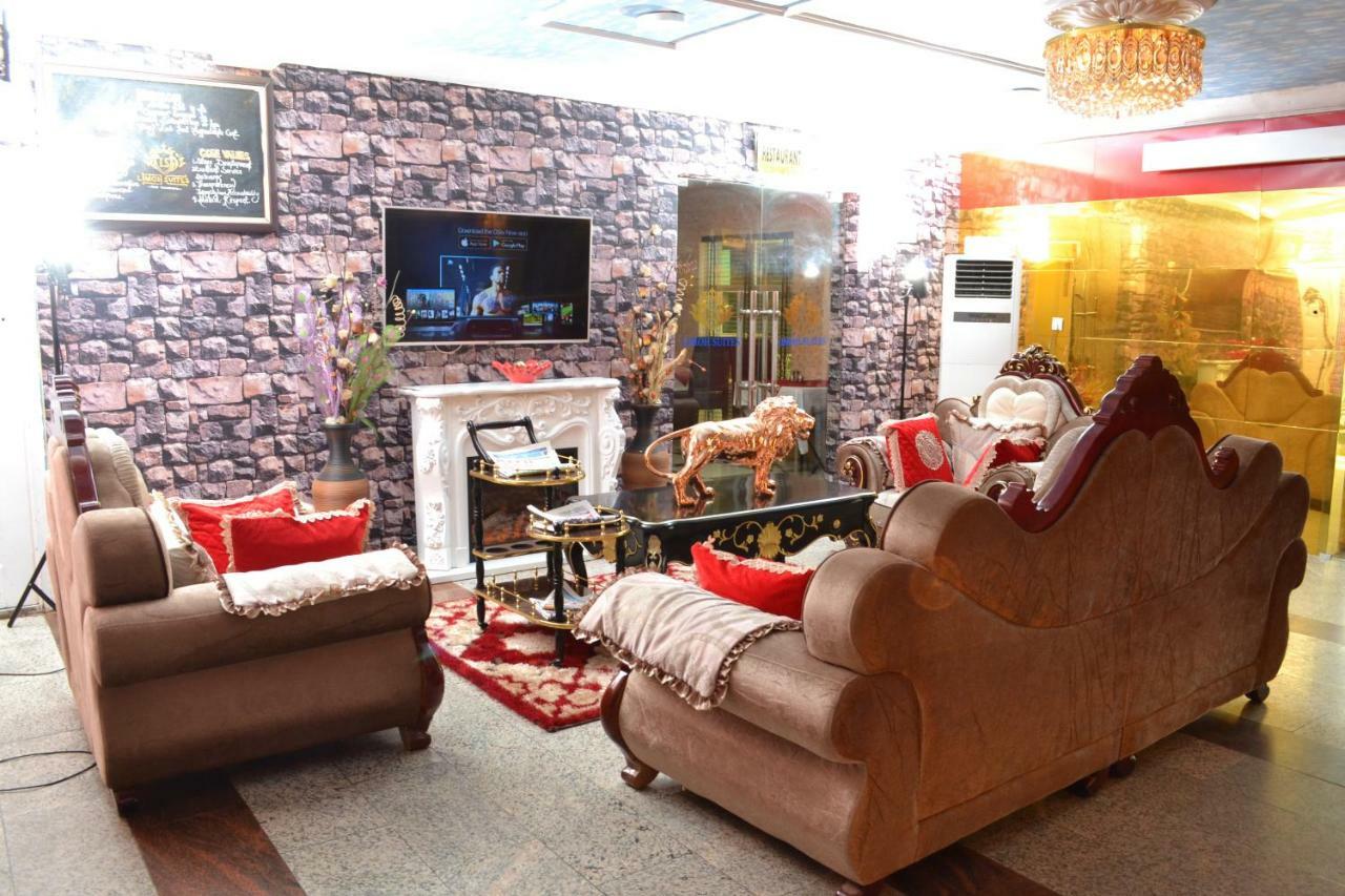 Limoh Suites Benin City Esterno foto
